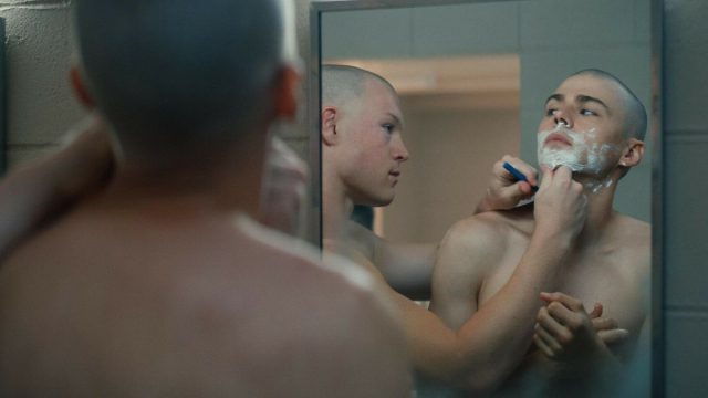 Με χιούμορ και ευαισθησία: Η νέα σειρά «Boots» του Netflix ξεδιπλώνει το θέμα της ομοφοβίας στον στρατό