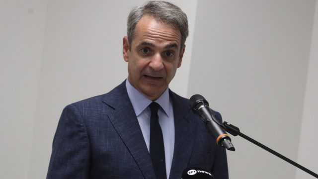 «Η χώρα αυτή τη στιγμή έχει μια κυβέρνηση που αποφάσισε η κοινωνία»: Τα «καρφιά» Μητσοτάκη σε Καραμανλή και Βενιζέλο