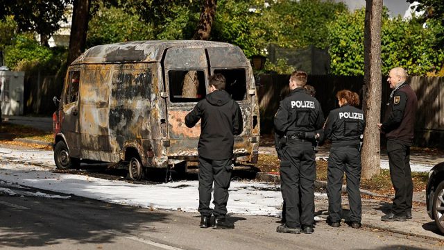 Σοκ με εκρήξεις στο Μόναχο: Άνδρας πυρπόλησε το σπίτι των γονιών του, σκότωσε τον πατέρα του και αυτοκτόνησε