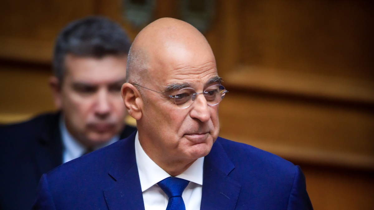 Απών ο Δένδιας από την ομιλία Μητσοτάκη για τον Άγνωστο Στρατιώτη – Έκανε σχόλιο στα social media