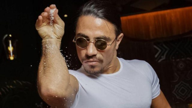 Salt Bae: Κατηγορείται για σεξουαλική παρενόχληση και εργασιακό bullying