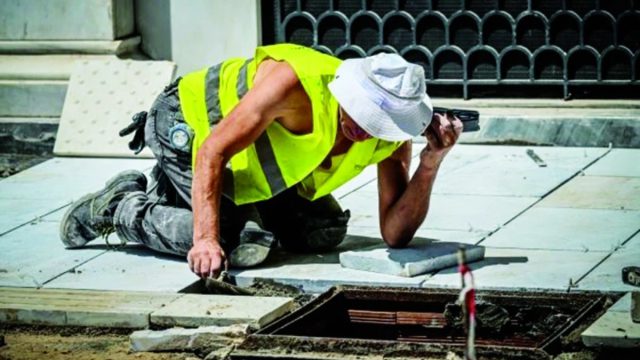 Σοβαρό εργατικό ατύχημα στην Πάτρα: Στη ΜΕΘ οικοδόμος που έπεσε από τον τρίτο όροφο