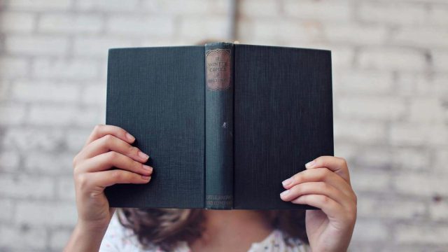 «Ως είθισται»: Τι σημαίνει η φράση και από πού προέρχεται
