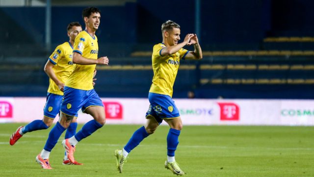 Παναιτωλικός – Ελλάς Σύρου 4-1: Εμφατική η πρώτη νίκη για τα «καναρίνια» στο Κύπελλο Ελλάδας
