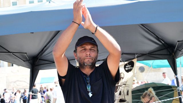 Πάνος Ρούτσι: Παραμένει στο Σύνταγμα – Κάλεσμα σε συγκέντρωση στις 18:00