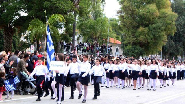 Απέκλεισαν μαθητή με αυτισμό από τη σημαία της 28ης Οκτωβρίου: «Να διερευνηθούν οι ευθύνες», λέει η ΕΣΑμεΑ