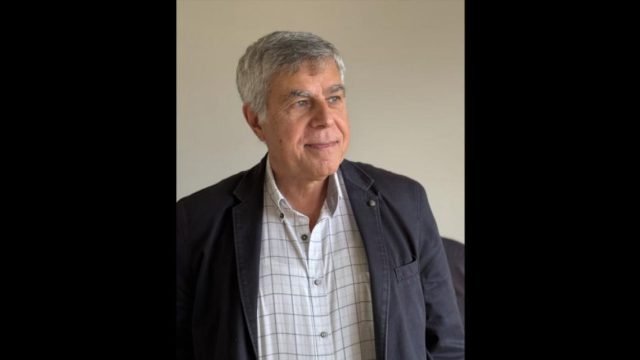 Σάλος στο ΠΑΣΟΚ: Παραιτήθηκε ο διευθυντής του Ανδρουλάκη μετά τα αποθεωτικά σχόλια για Μητσοτάκη