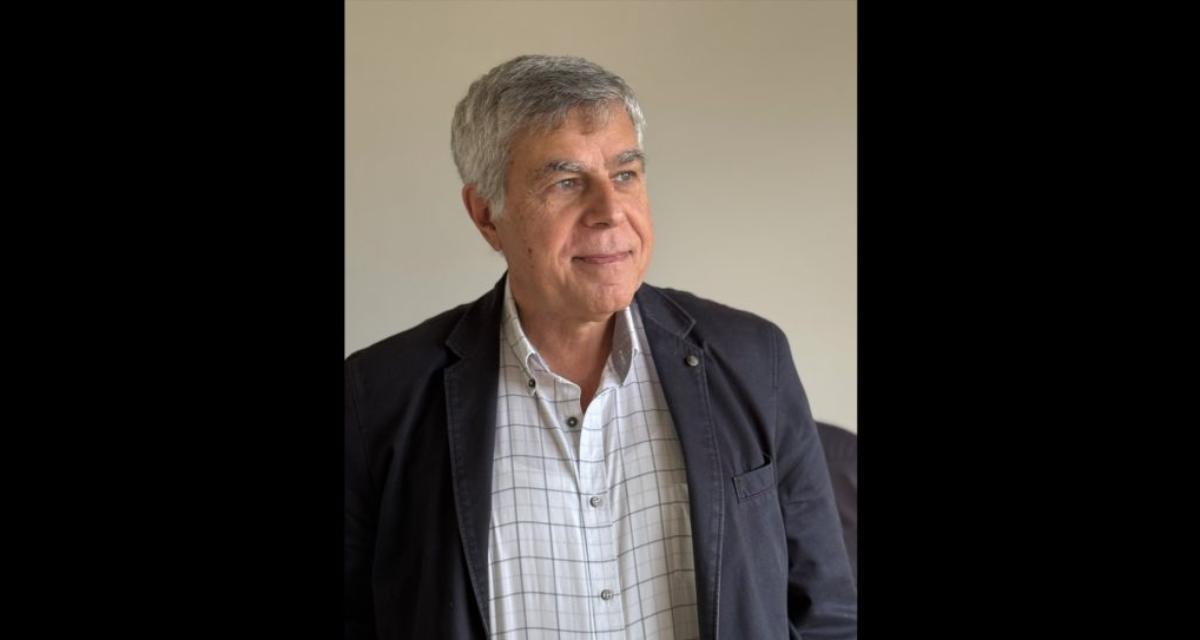 Σάλος στο ΠΑΣΟΚ: Παραιτήθηκε ο διευθυντής του Ανδρουλάκη μετά τα αποθεωτικά σχόλια για Μητσοτάκη
