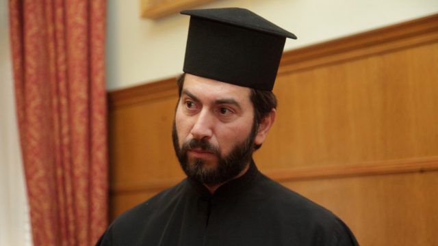 Πατέρας Αντώνιος: «Σκευωρία» καταγγέλλει η υπεράσπιση λίγο πριν τη δίκη