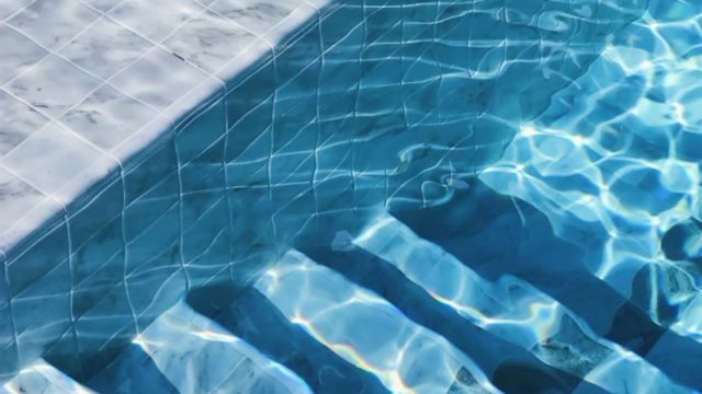 Ελεύθεροι οι συλληφθέντες για την 3χρονη Μαντλίν που βρέθηκε στον πάτο πισίνας στη Ρόδο