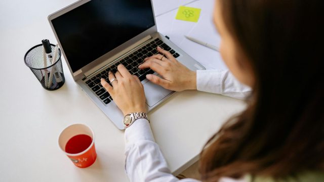 Ποιοι μπορούν να βγουν στη σύνταξη από τα 58,5 – Όλες οι ευνοϊκές ρυθμίσεις