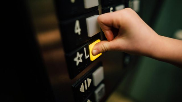 Ποιοι στήνουν «πάρτι» με τα ασανσέρ: Καταγγελίες για αισχροκέρδεια