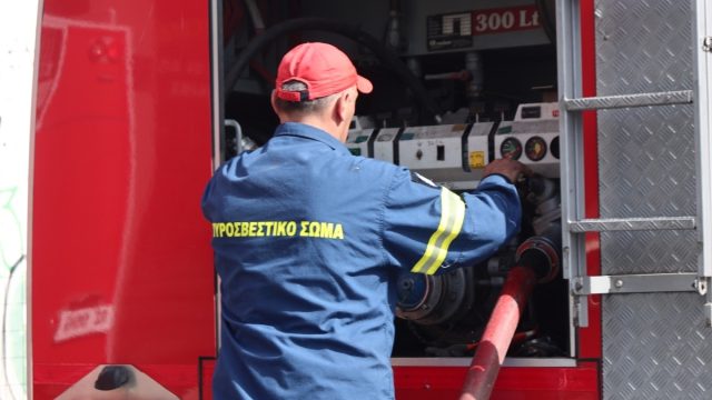 Φωτιά σε διαμέρισμα στη Νέα Σμύρνη – Ξεκίνησε από την κουζίνα
