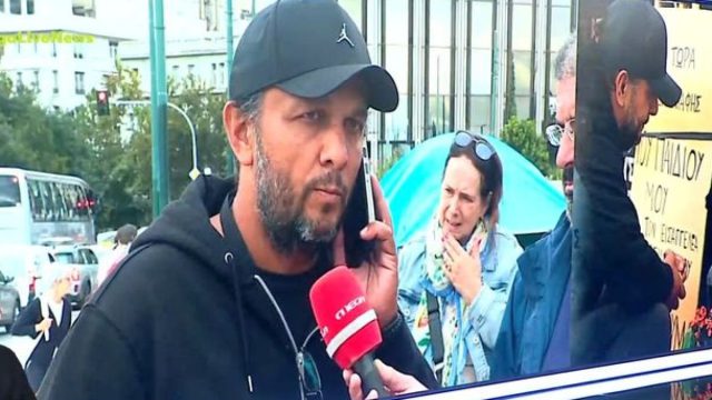 «Οι τεχνικοί σύμβουλοι θα έρθουν από το εξωτερικό, στην Ελλάδα δεν εμπιστευόμαστε τίποτα»: Ο Πάνος Ρούτσι για την εκταφή του γιου του