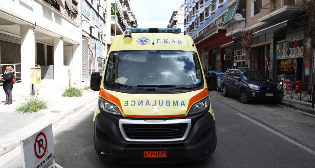 Θεσσαλονίκη: Ταξιτζής χτύπησε μοτοσικλέτα με δύο αστυνομικούς και εξαφανίστηκε