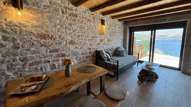 Villa Lagkadaki: Το κρυφό στολίδι της Μάνης για όσους αναζητούν απόλυτη γαλήνη
