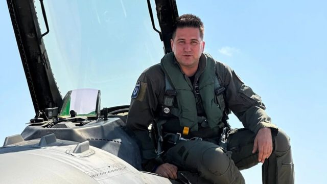 Ανατρίχιασε ο πιλότος του F-16: Συνεχίζουμε να φυλάμε τον ουρανό της πατρίδας, χρόνια πολλά Ελλάδα