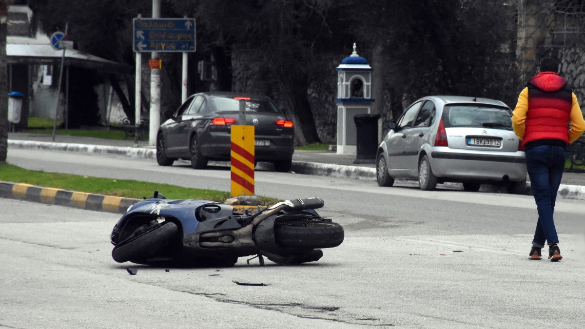 Τραγωδία στη Βασιλίσσης Σοφίας: Νεκρός μοτοσικλετιστής σε σύγκρουση με φορτηγό