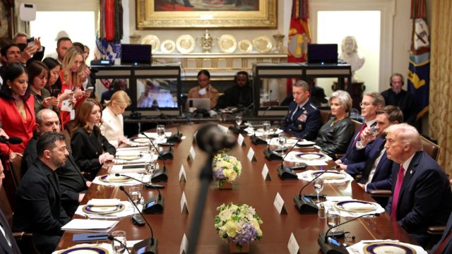 «Πάγωσε» η αποστολή Tomahawk στην Ουκρανία μετά τη συνάντηση Τραμπ και Ζελένσκι – Διαφωνία σε δημόσια θέα για τον Πούτιν
