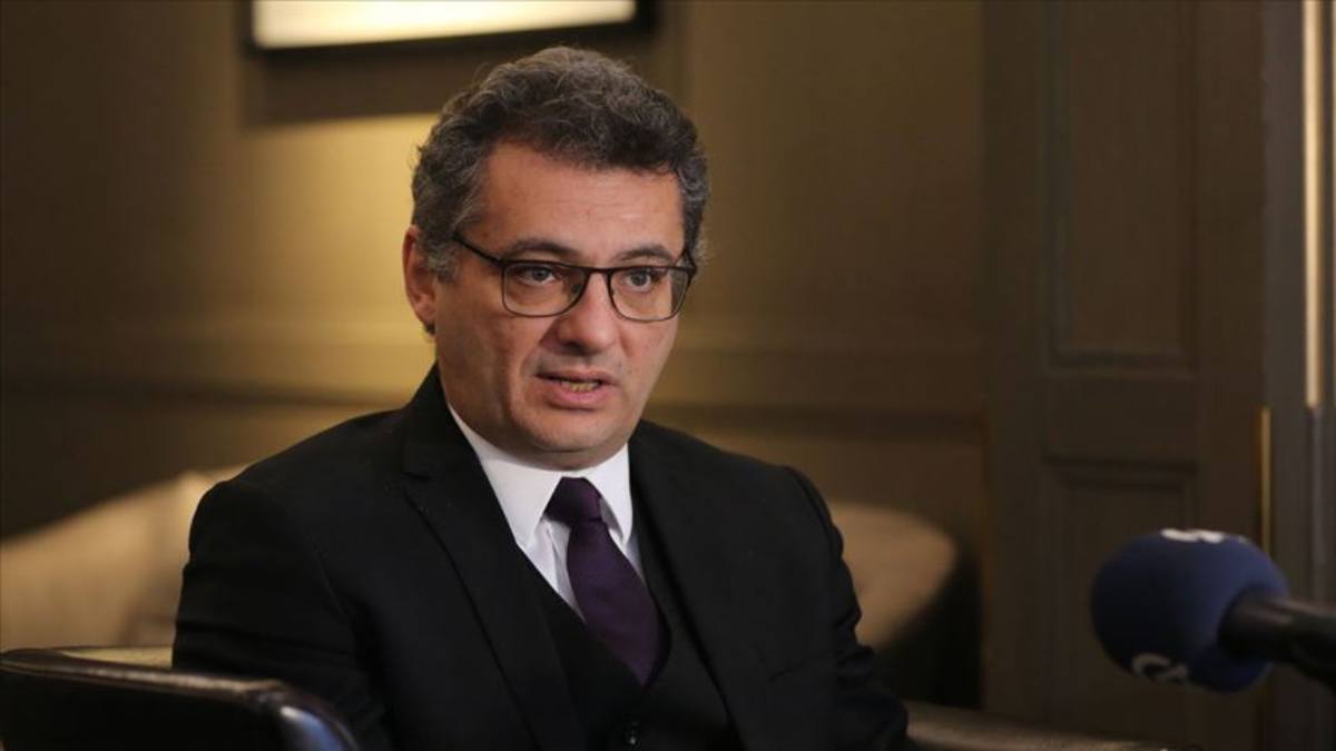 Συντριπτική ήττα Τατάρ στις «εκλογές» του ψευδοκράτους: Ποιος είναι είναι ο Τουφάν Ερχιουρμάν που νίκησε τον εκλεκτό του Ερντογάν