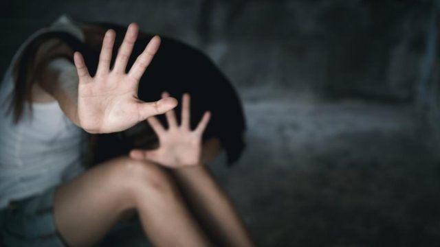 Αλμυρός: 42χρονος επιτέθηκε στην πρώην σύζυγό του και κράτησαν ανάποδα το παιδί του