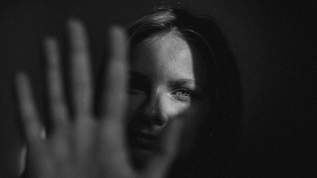 Απόπειρα βιασμού στην Αργυρούπολη – Σοκάρει η περιγραφή της 60χρονης: «Μου κατέβασε το παντελόνι»