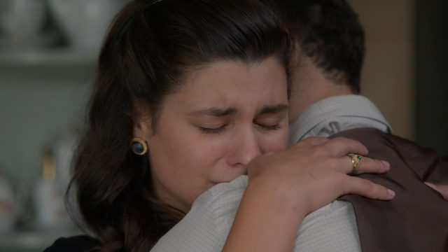 Άγιος Έρωτας (14/10): Μεγάλη αγωνία για Χλόη και Πέτρο – «Που είναι ο μικρός; Κυριάκο;»