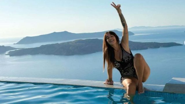 Η… Δώρα Παντέλη της Κρήτης: Η αθλητική δημοσιογράφος που τραβάει τα βλέμματα (ΦΩΤΟ)