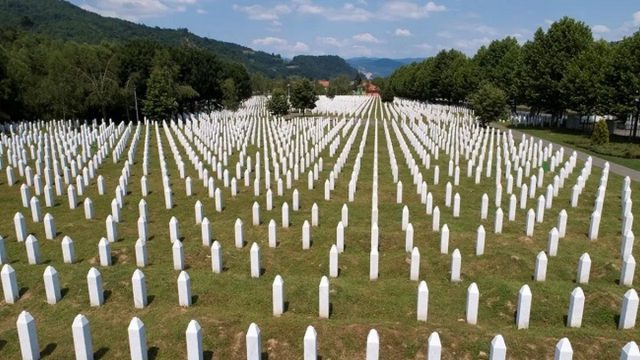 Το τέλος του εφιάλτη στη Βοσνία με τους 250.000 νεκρούς: Σαν σήμερα, 21 Νοεμβρίου 1995, υπογράφηκε η ιστορική συμφωνία του Ντέιτον