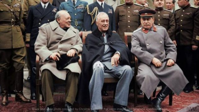 Σαν σήμερα, 28 Νοεμβρίου 1943: Αποφασίζεται η επίθεση στη Νορμανδία – Συγκαλείται η Διάσκεψη της Τεχεράνης, μεταξύ Στάλιν, Ρούσβελτ και Τσόρτσιλ