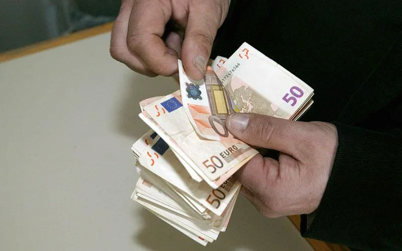 Επίδομα 250 ευρώ: Έρχεται νωρίτερα – Πότε πληρώνονται οι 1,4 εκατ. συνταξιούχοι