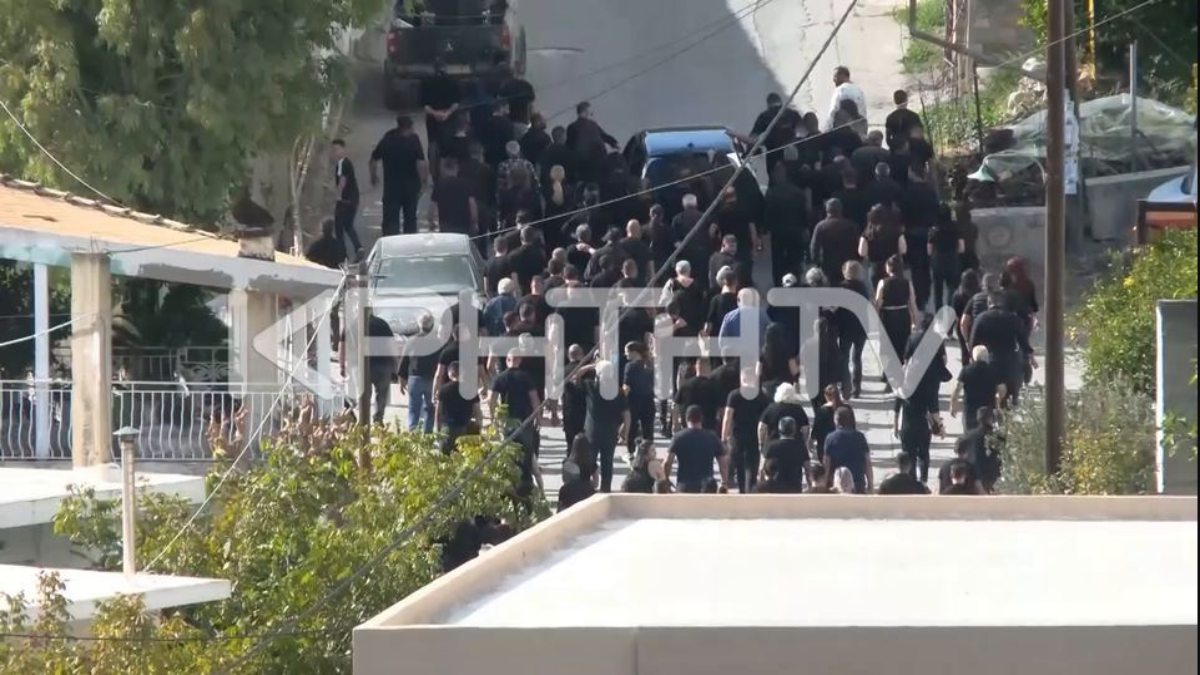 «Άγρια Δύση» στα Βορίζια: Οι πρώτες εικόνες από την κηδεία του 39χρονου Φανούρη