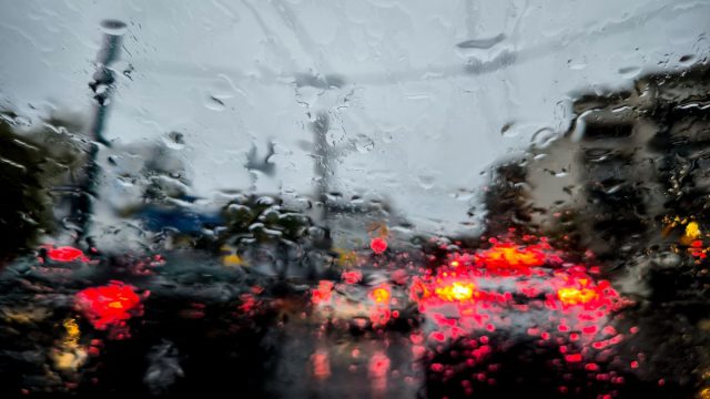 Διακοπή κυκλοφορίας στην Πειραιώς λόγω πλημμυρικών φαινομένων – Η επέλαση της κακοκαιρίας «Adel»