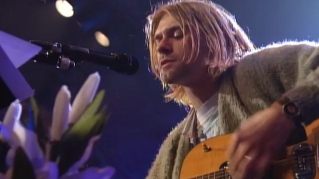 18 Νοεμβρίου 1993: Όταν ο Κερτ Κομπέιν των Nirvana ζήτησε το σκηνικό να μοιάζει με κηδεία – Λίγους μήνες μετά θα φύγει από τη ζωή