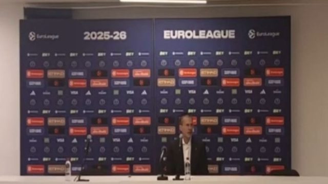 Euroleague: Ο προπονητής της Βαλένθια πήγε στη συνέντευξη Τύπου και δεν τον περίμενε κανένας δημοσιογράφος!