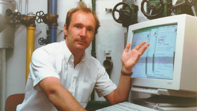 Σαν σήμερα, 12 Νοεμβρίου 1990: Η γέννηση του WWW – Όταν ο Tim Berners-Lee έδωσε «σώμα» στο διαδίκτυο