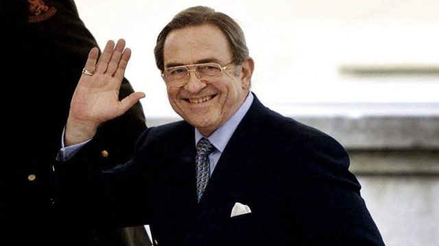 Σαν σήμερα, 28 Νοεμβρίου 2002: Το τέλος μιας ιστορικής διαμάχης – Η αποζημίωση του τέως Βασιλιά Κωνσταντίνου από το ΕΔΑΔ