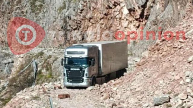 Τρίκαλα: Οδηγός νταλίκας έστριψε λάθος και εγκλωβίστηκε σε χωματόδρομο
