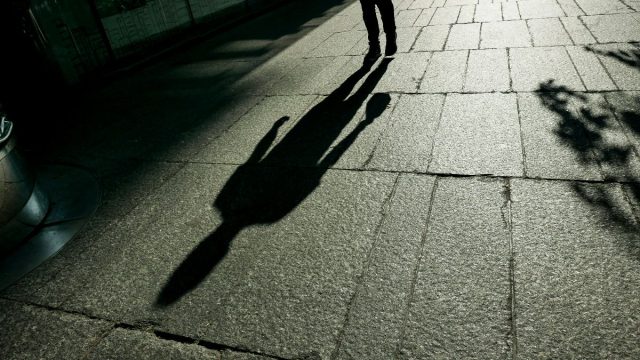 Αυτά είναι τα χαρακτηριστικά του «δράκου» που επιτίθεται σεξουαλικά σε γυναίκες σε Άλιμο και Πειραιά