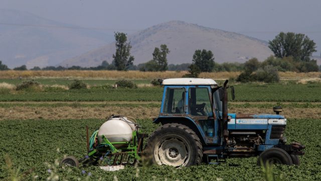 Χατζηδάκης: Αυξάνονται κατά 50% τα όρια επιστροφής του ΕΦΚ του αγροτικού πετρελαίου