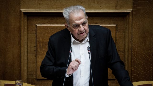 Αλέκος Φλαμπουράρης: Η επιθυμία της οικογένειας για την πολιτική κηδεία