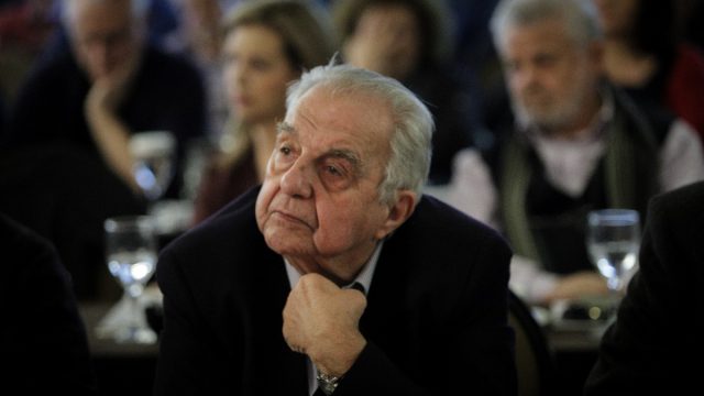 Αλέκος Φλαμπουράρης: Τι αναφέρει το ιατρικό ανακοινωθέν για τον θάνατό του
