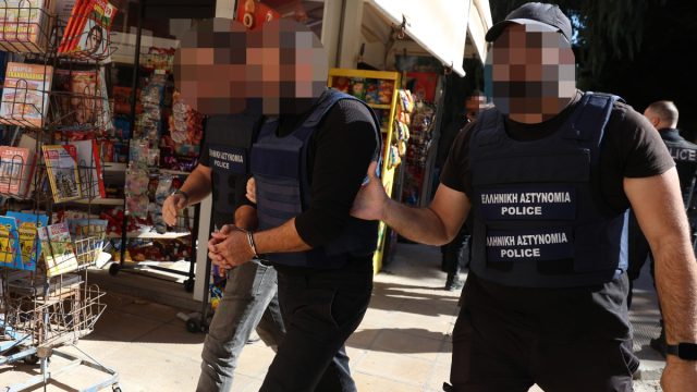 Μακελειό στα Βορίζια: Στην φυλακή οι δύο κατηγορούμενοι της οικογένειας Καργάκη