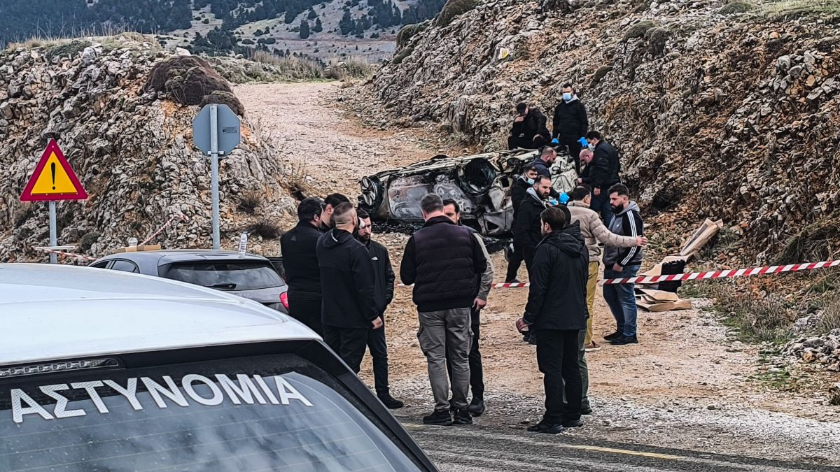 Αράχωβα: Βρέθηκαν τα όπλα της εκτέλεσης του Γιάννη Λάλα μέσα στο καμένο Ι.Χ.