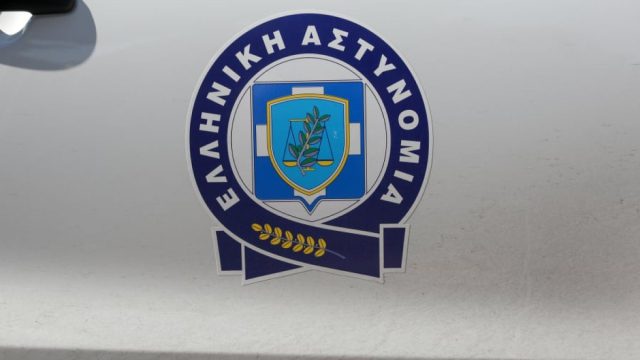 Μενίδι: 14χρονη πήγε στο Αστυνομικό Τμήμα με ένα έμβρυο σε σακούλα – Κατήγγειλε ότι την χτύπησε η μητέρα της και απέβαλε