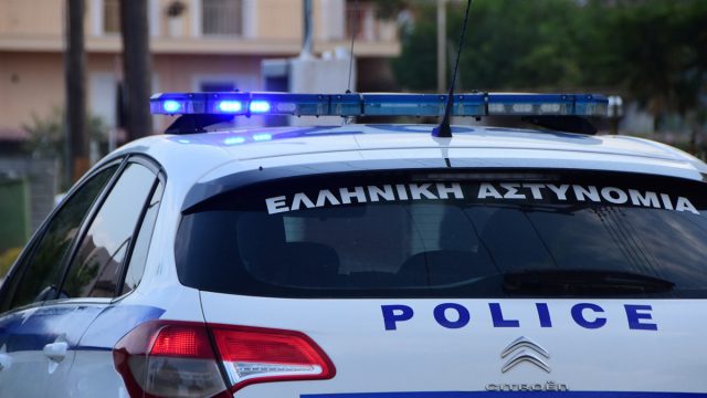 Αιγάλεω: Πατέρας τραυμάτισε στον λαιμό με μαχαίρι την κόρη του