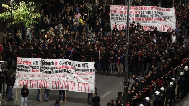 Πολυτεχνείο: Δεκάδες χιλιάδες πολίτες τίμησαν την φοιτητική εξέγερση 52 χρόνια μετά