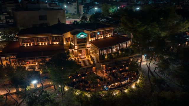 Η κορυφή της απόλαυσης: Το Attalos Cafe Bar Restaurant μετατρέπει την καθημερινότητα σε εξόρμηση