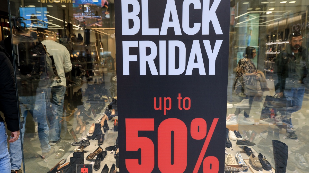 Black Friday: Τι θα αγοράσουν οι Έλληνες καταναλωτές και πόσα χρήματα θα ξοδέψουν