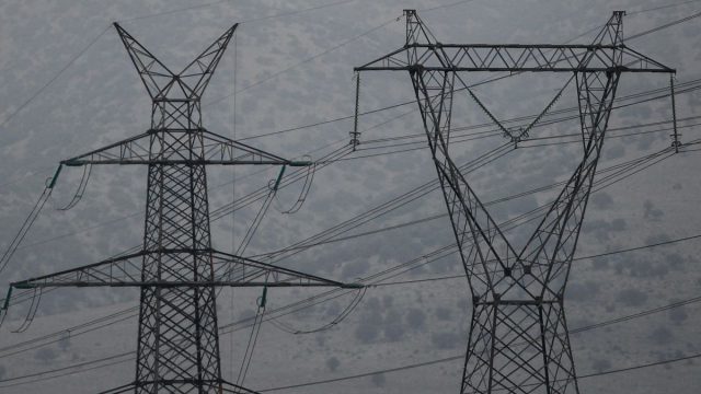 «Ηλεκτροσόκ» σε νοικοκυριά και επιχειρήσεις από ΔΕΔΔΗΕ